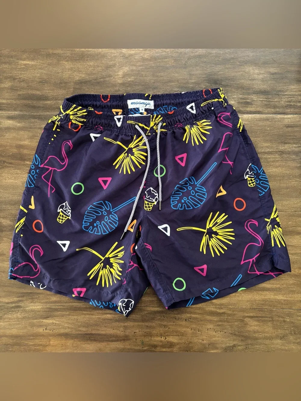 Men’s Maamgic Navy Tropical Print Swim Trunks. Size M